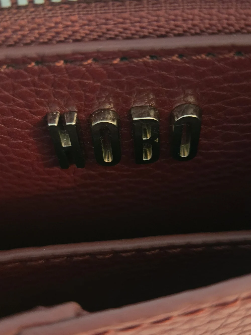 Hobo Vida Small Tote In Port EUc